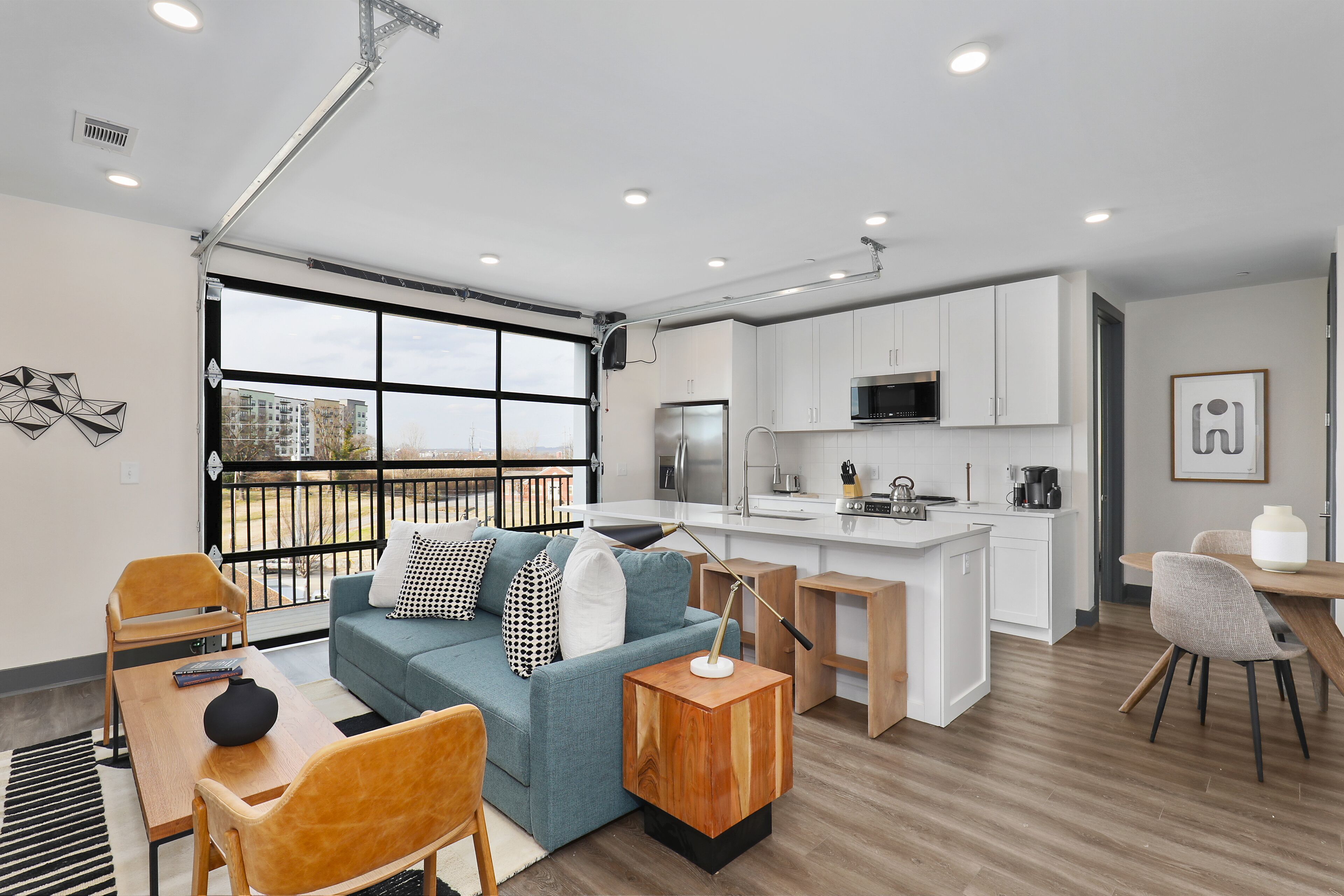 Muse | Downtown condo with high-speed WiFi, fitness room, city view & central AC