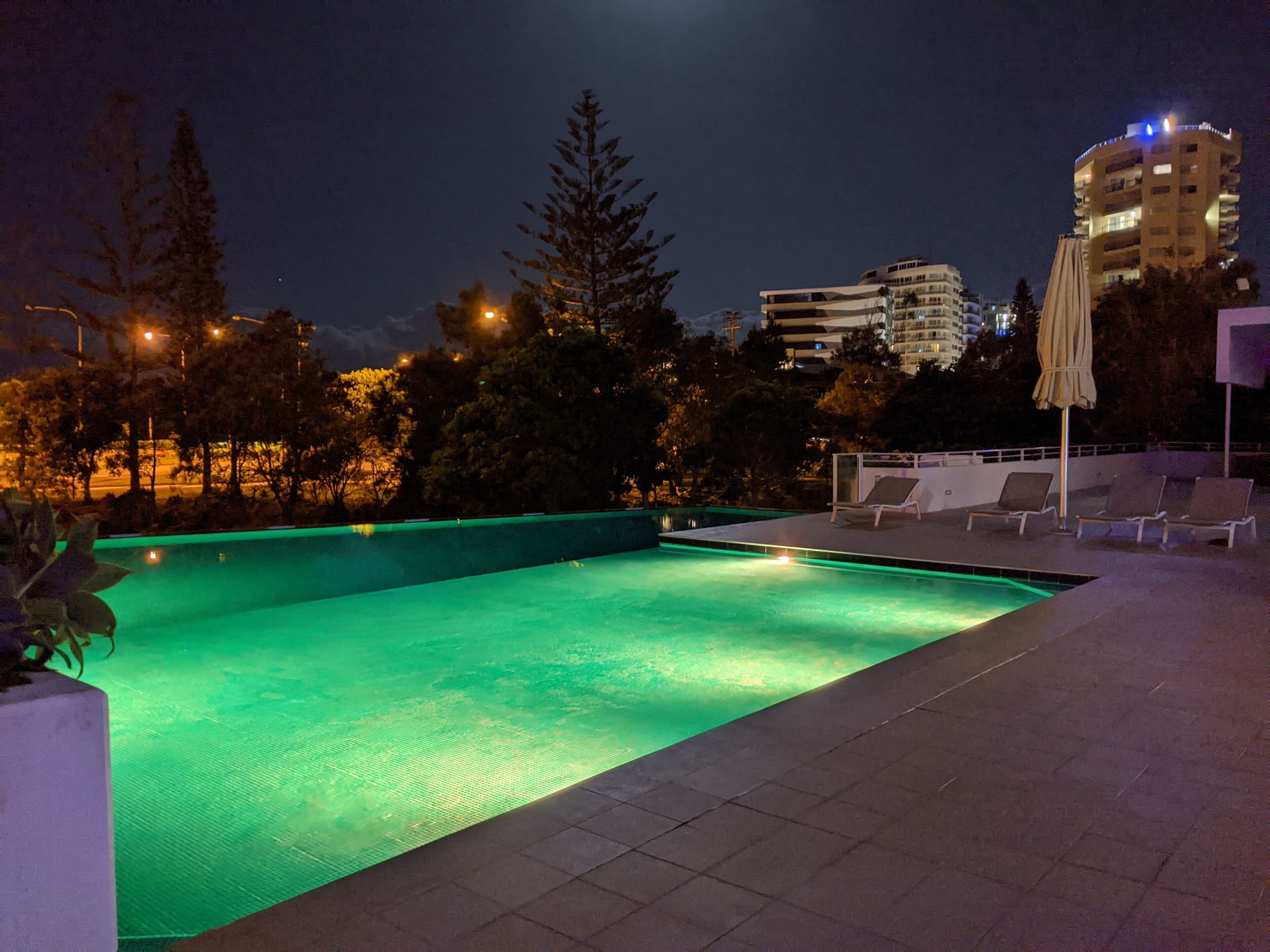 Outdoor pool, a heated pool