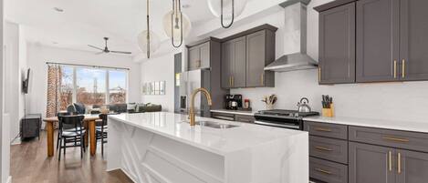 Fridge, microwave, dishwasher, coffee/tea maker