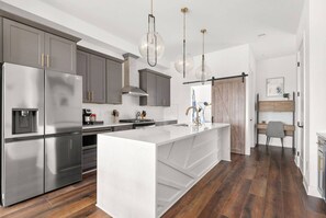 Unclassified image, 3 of 49, button