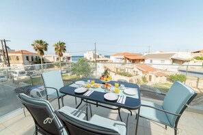 تناول الطعام بالخارج