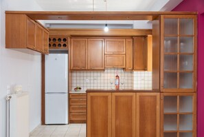 Refrigerador, horno, parrilla de estufa y periquera