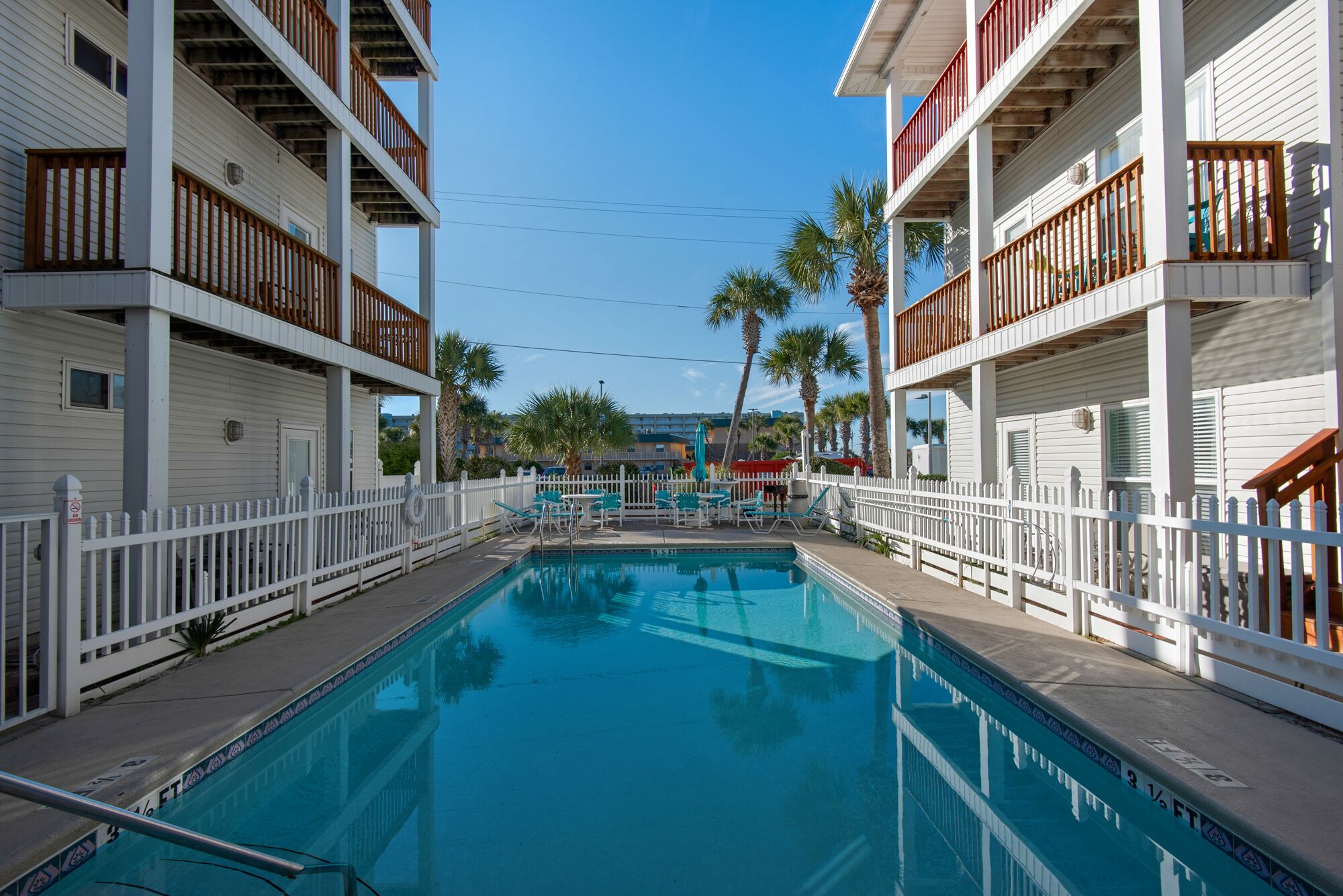 Snow Birds Welcome!  Winter Specials!  Spend the Holidays at the Beach!