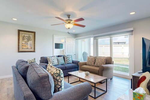 Newly Remodeled Condo, Ground Floor, Across From the Shared Pool