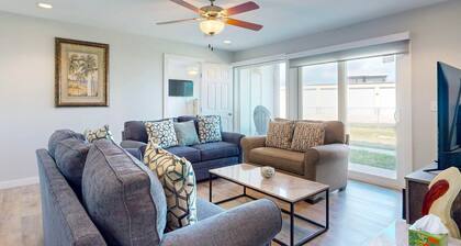 Newly Remodeled Condo, Ground Floor, Across From the Shared Pool