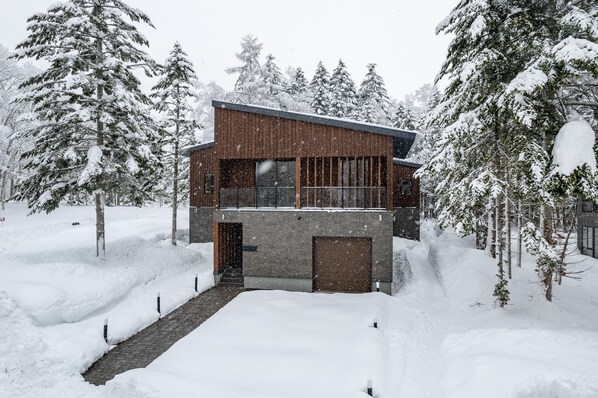 Konaklama yerinin ön cephesi