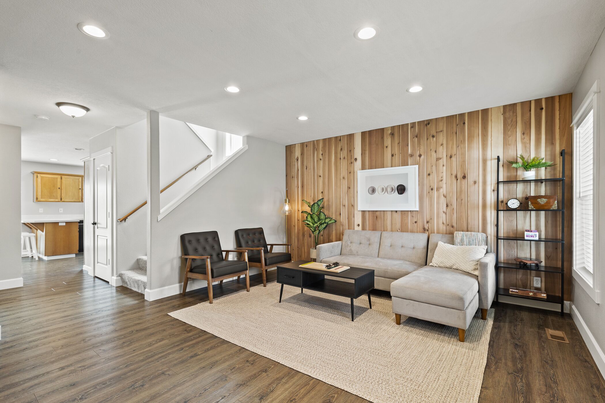 Smart TV, books, stereo