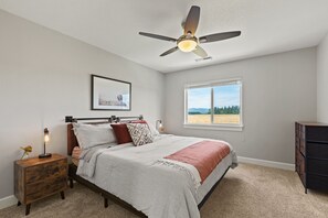 4 bedrooms, iron/ironing board, free WiFi, bed sheets