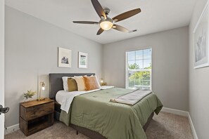 3 soverom, strykejern/-brett, wi-fi (inkludert) og sengetøy