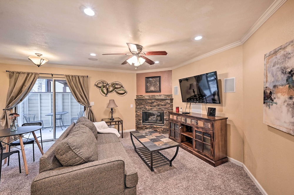 Charming Greenwood Village Condo w/ Patio!