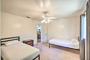 3 bedrooms, desk, iron/ironing board, Internet - Breezy Cape Coral Oasis, Covered Lanai & BBQ (Cape Coral)