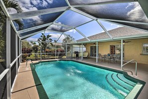 Pool - Breezy Cape Coral Oasis, Covered Lanai & BBQ (Cape Coral)