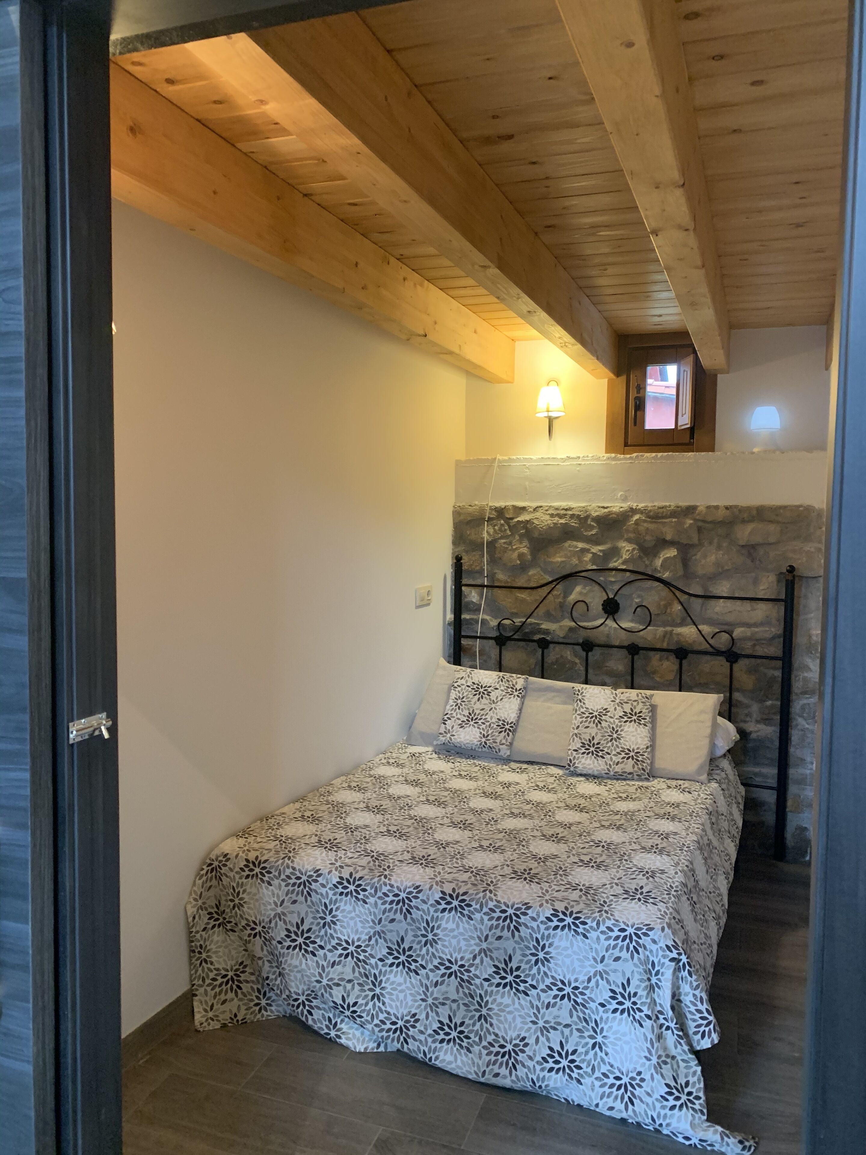 New rural house full rental with outdoor area