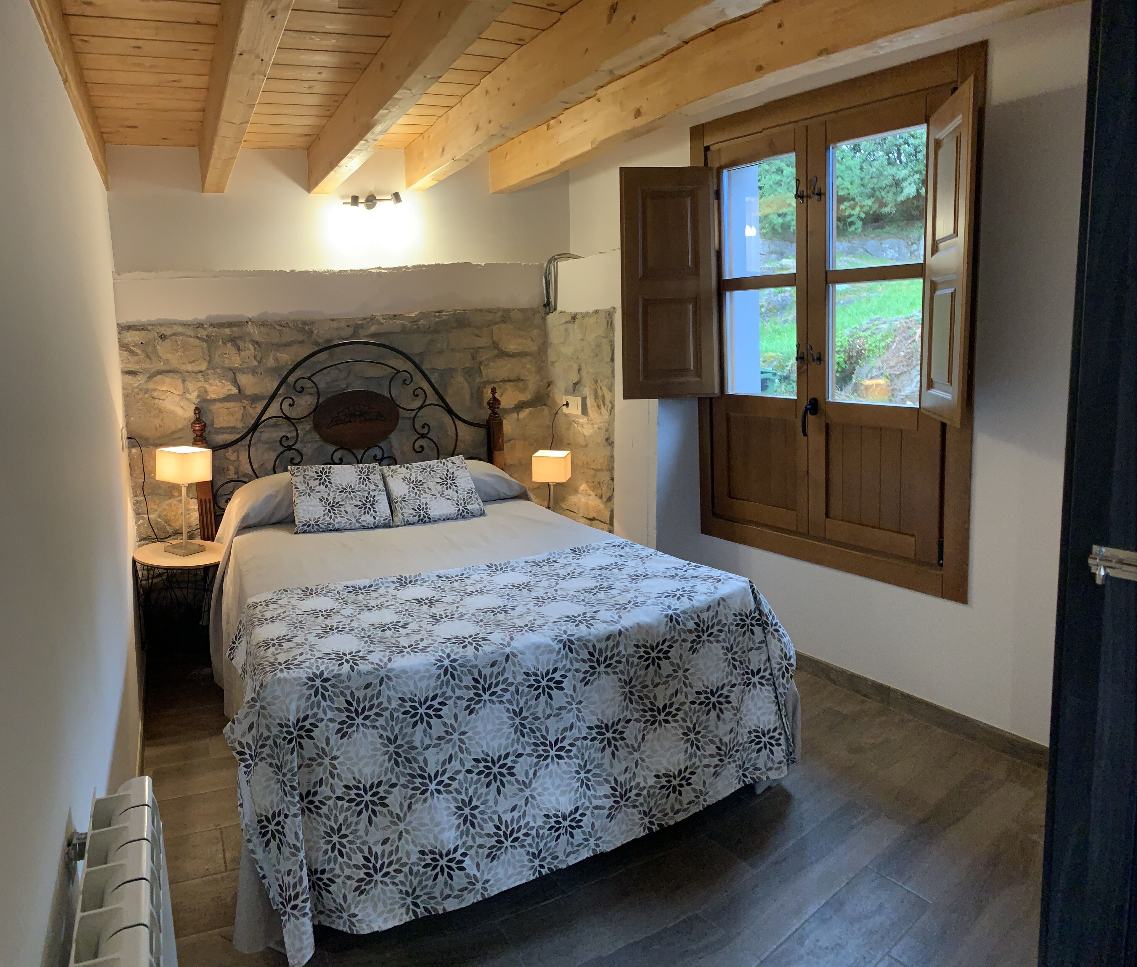 New rural house full rental with outdoor area