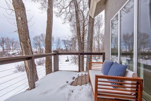 Aspen Pointe Glass House on Ski Hill Road Driggs, ID