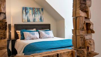 3 bedrooms, desk, iron/ironing board, free WiFi