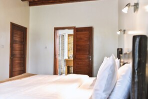 8 室のベッドルーム、アイロン / アイロン台、WiFi (無料)、ベッドシーツ