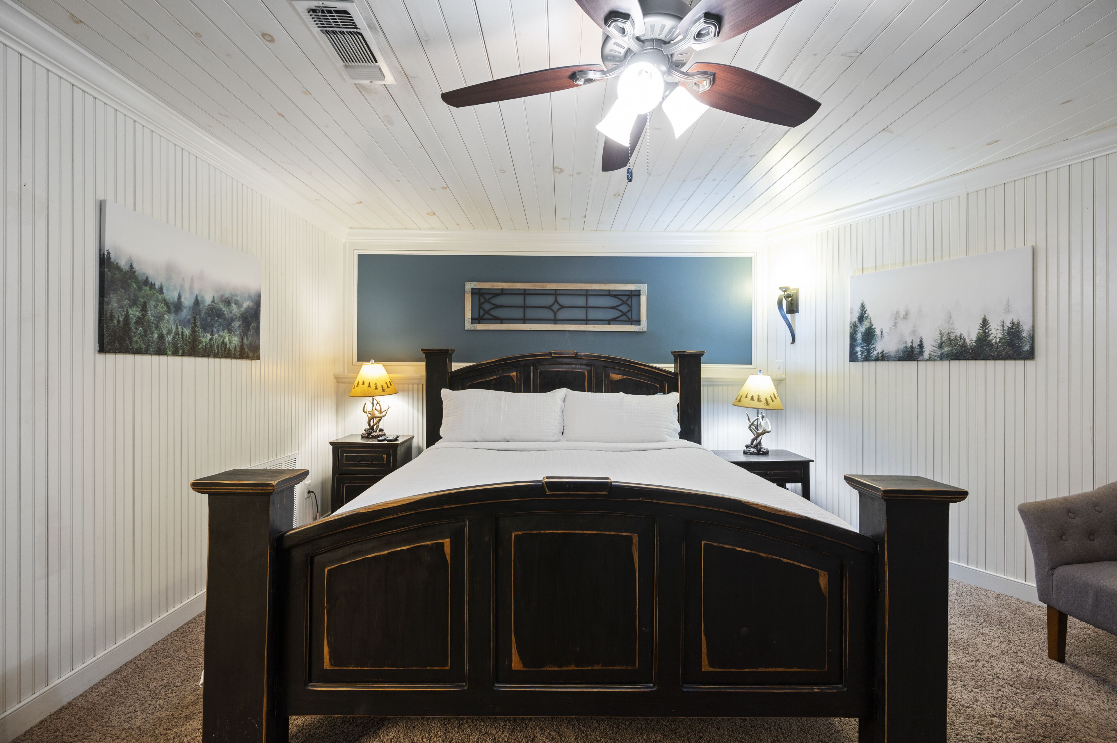 🍁 Fall specials!  🌲 outdoor oasis 🍁 game room⭐️