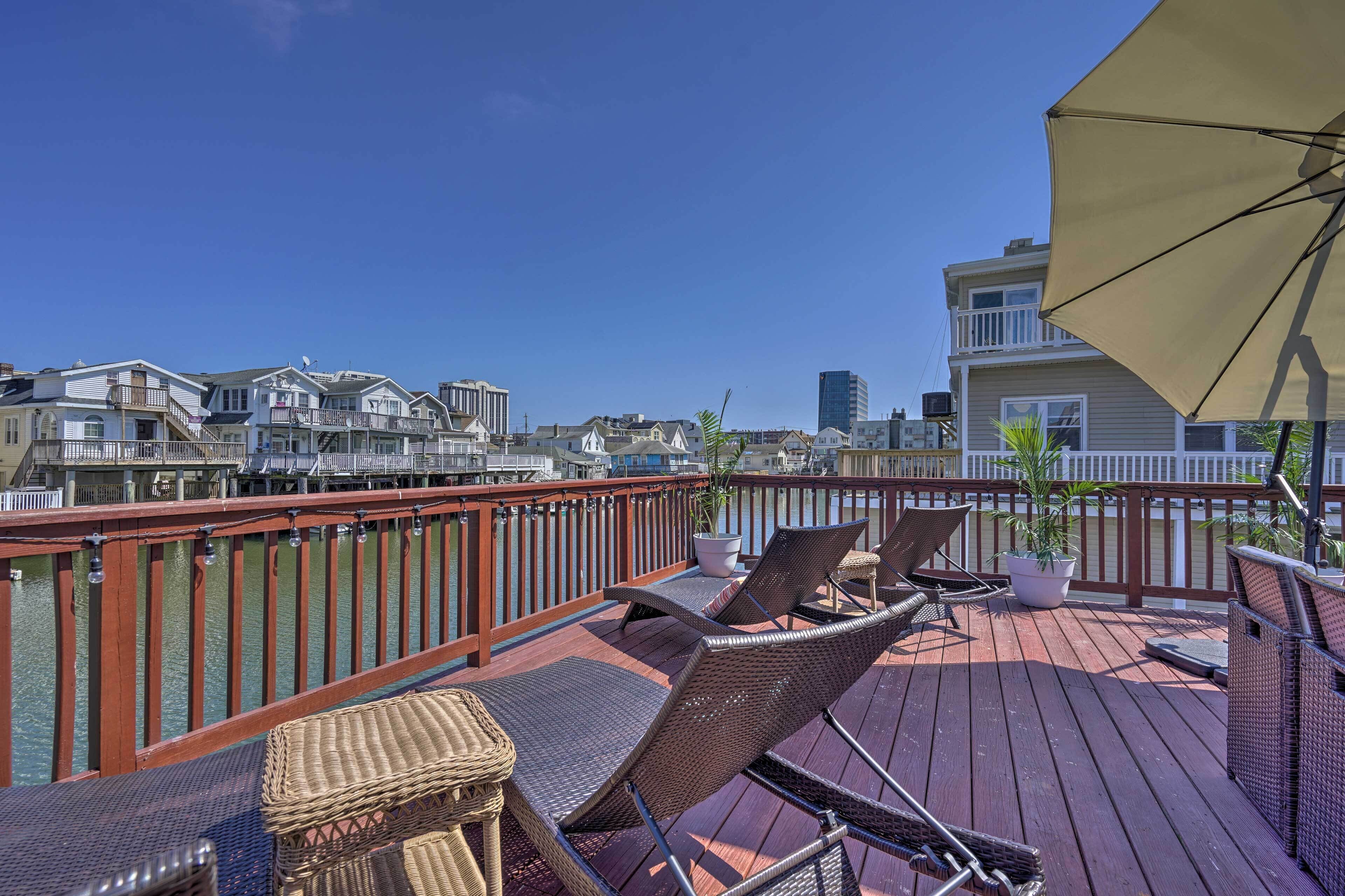 Atlantic City Getaway w/ Boat Dock, Fire Pit!