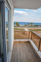 Apartment | 1 bedroom, Egyptian cotton sheets, premium bedding, desk