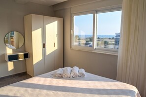 Apartamento | Sábanas de algodón egipcio, ropa de cama de alta calidad, escritorio