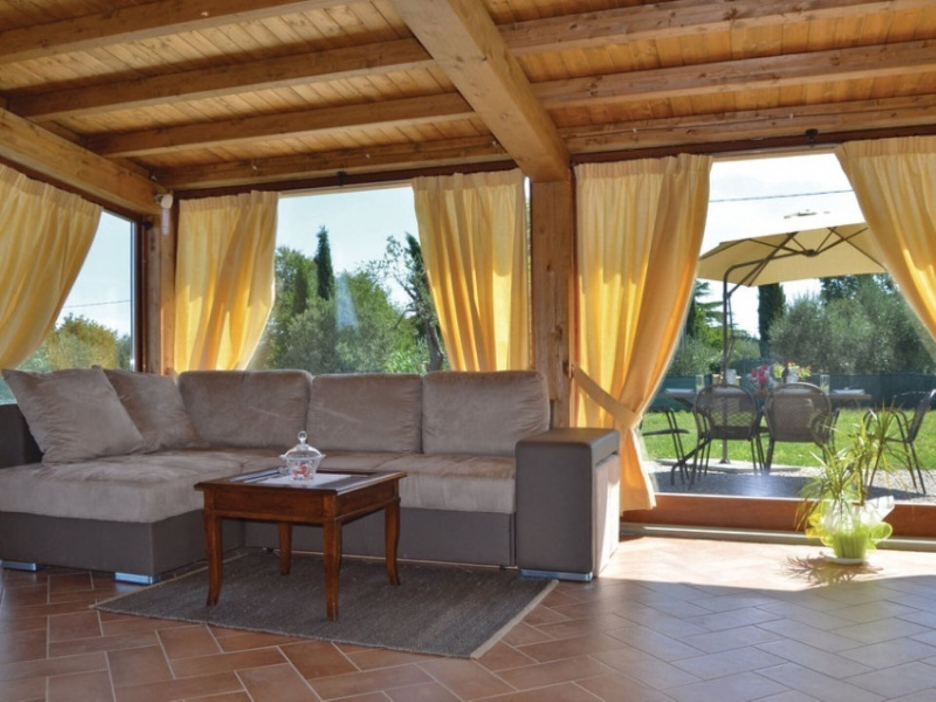 Small villa for 6 guests, pool and nice veranda