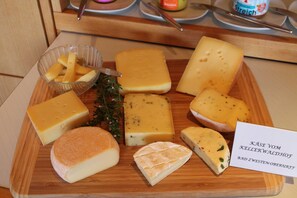 Unclassified image, 4 of 19, button