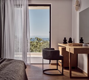 5 habitaciones, caja de seguridad en la habitación y escritorio 