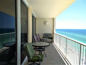Property grounds - Large 2/2 Beachfront, 2 Kings, VIP Parkg, 5 Pools, Gym, Fast Elevators, Sleeps 8 (Panama City Beach)