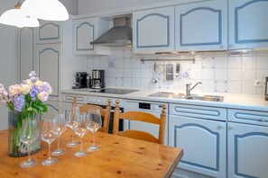 Fridge, oven, dishwasher