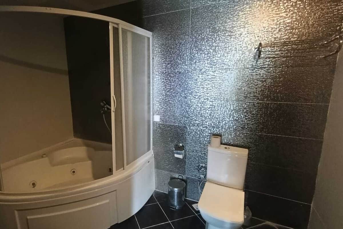 2 habitaciones, minibar y caja de seguridad en la habitación