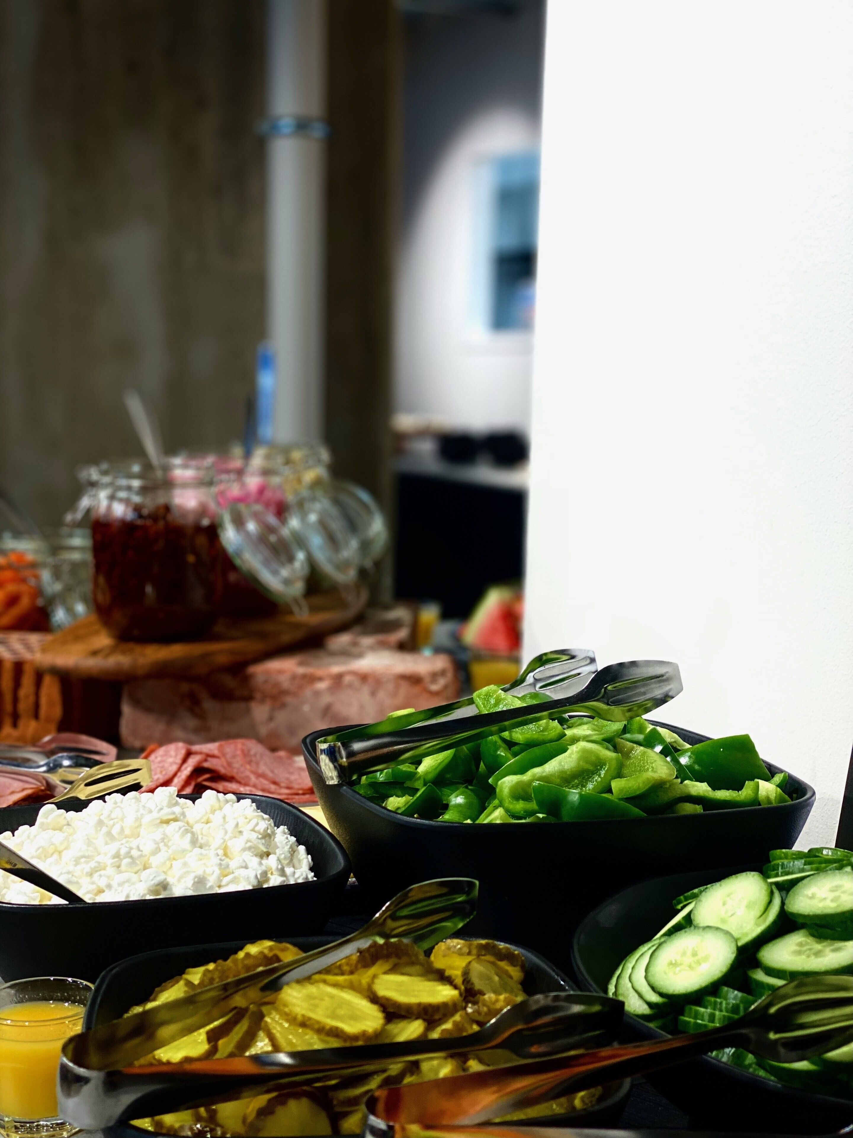 Daily buffet breakfast (EUR 16.90 per person)