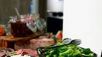 Daily buffet breakfast (EUR 16.90 per person)