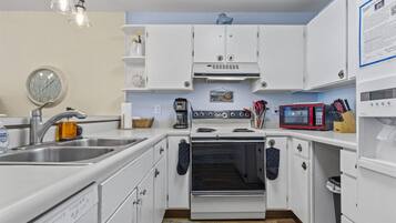 Kondominium, 2 kamar tidur | Dapur pribadi