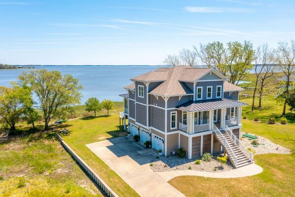 Exterior - No Wake Zone (Newport)