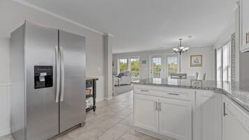 House, 5 Bedrooms | Dapur peribadi