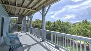 House, 5 Bedrooms | Balcony - Seas the Moment (Emerald Isle)