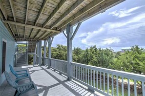 Maison, 5 chambres | Balcon