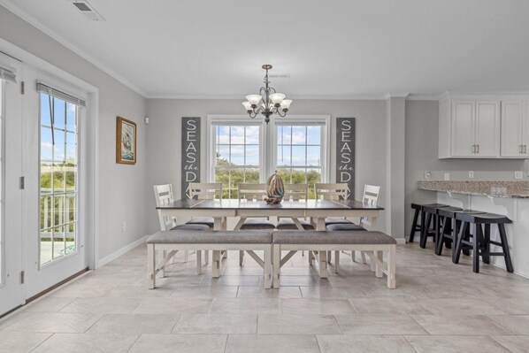 House, 5 Bedrooms | In-room dining