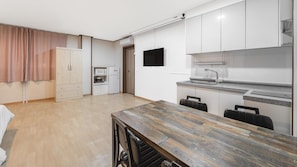 Basic Room, 1 Bedroom (haengbogbang) | 1 bedroom, free WiFi