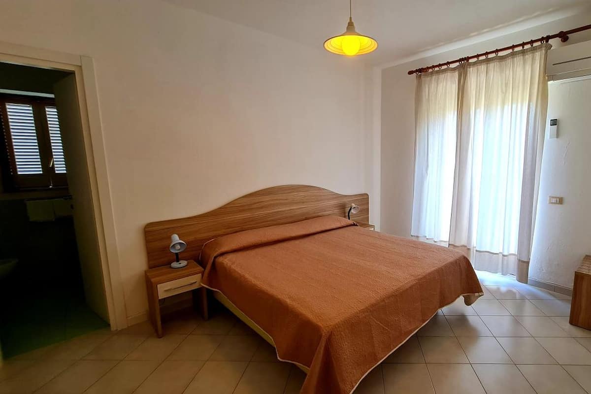 Double or Twin Room | Minibar, free WiFi