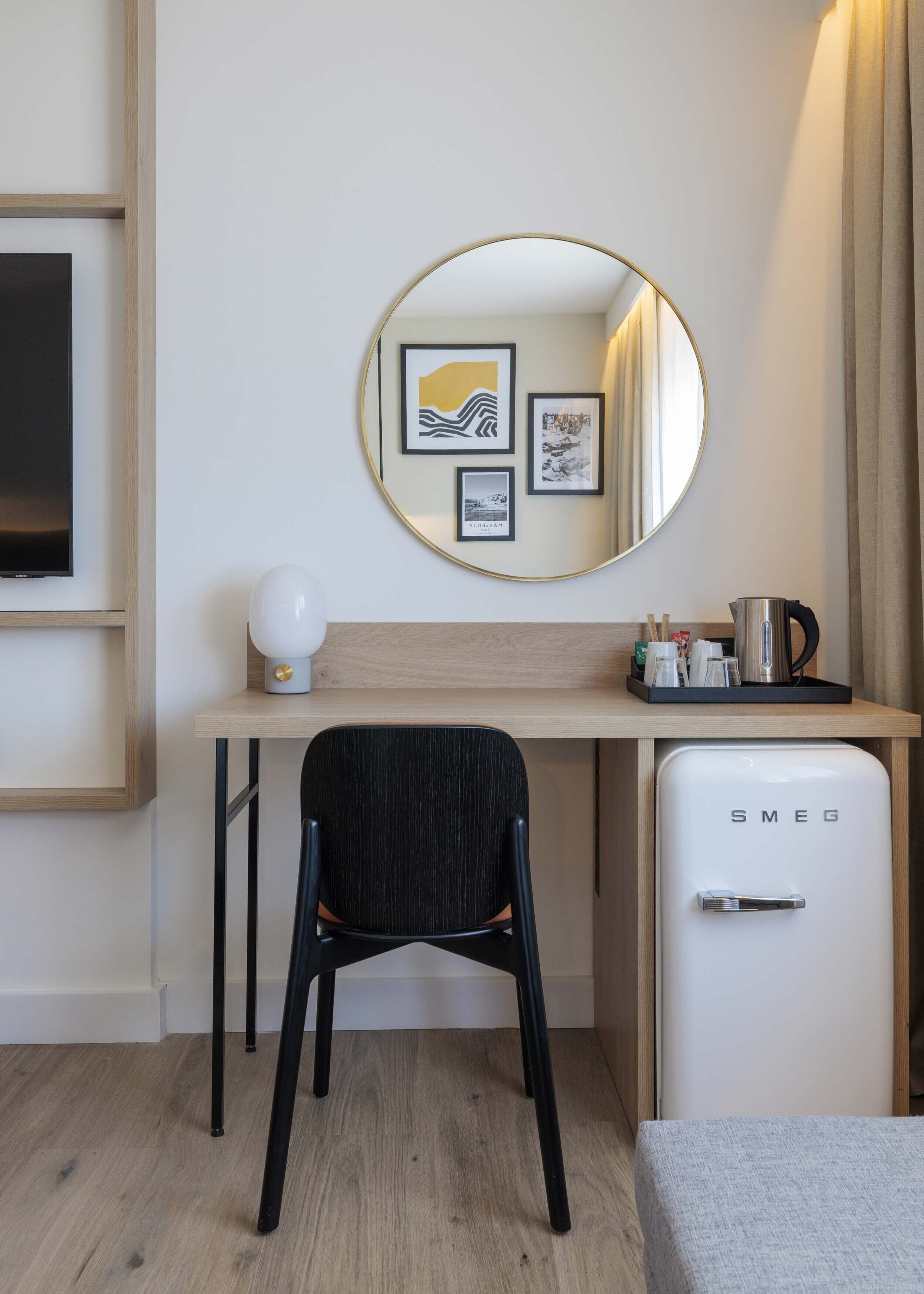 family room, 1 king bed, connecting rooms (family connecting room) | premium bedding, minibar, in-room safe, blackout curtains