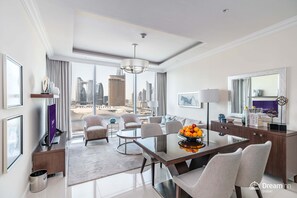 55-inch LED TV with satellite channels, TV - Dream Inn - Address Fountain View (Dubai)