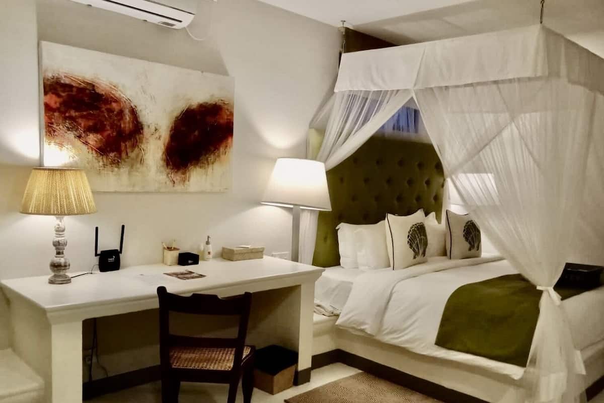 Habitación estándar doble | Sábanas de algodón egipcio, ropa de cama de alta calidad, caja fuerte