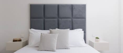 Luxury-Apartment, 2 Schlafzimmer | Bügeleisen/Bügelbrett, kostenlose Babybetten, kostenloses WLAN