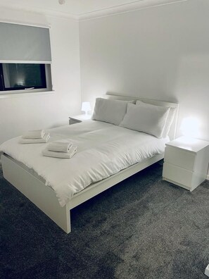 2 bedrooms, free WiFi - Modern 2 Bedroom Apartment With Free Parking (Glasgow)
