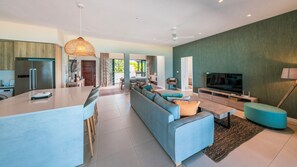 Luxury Penthouse | Living area - Blue Nest by Horizon Holidays (Pointe D'esny)