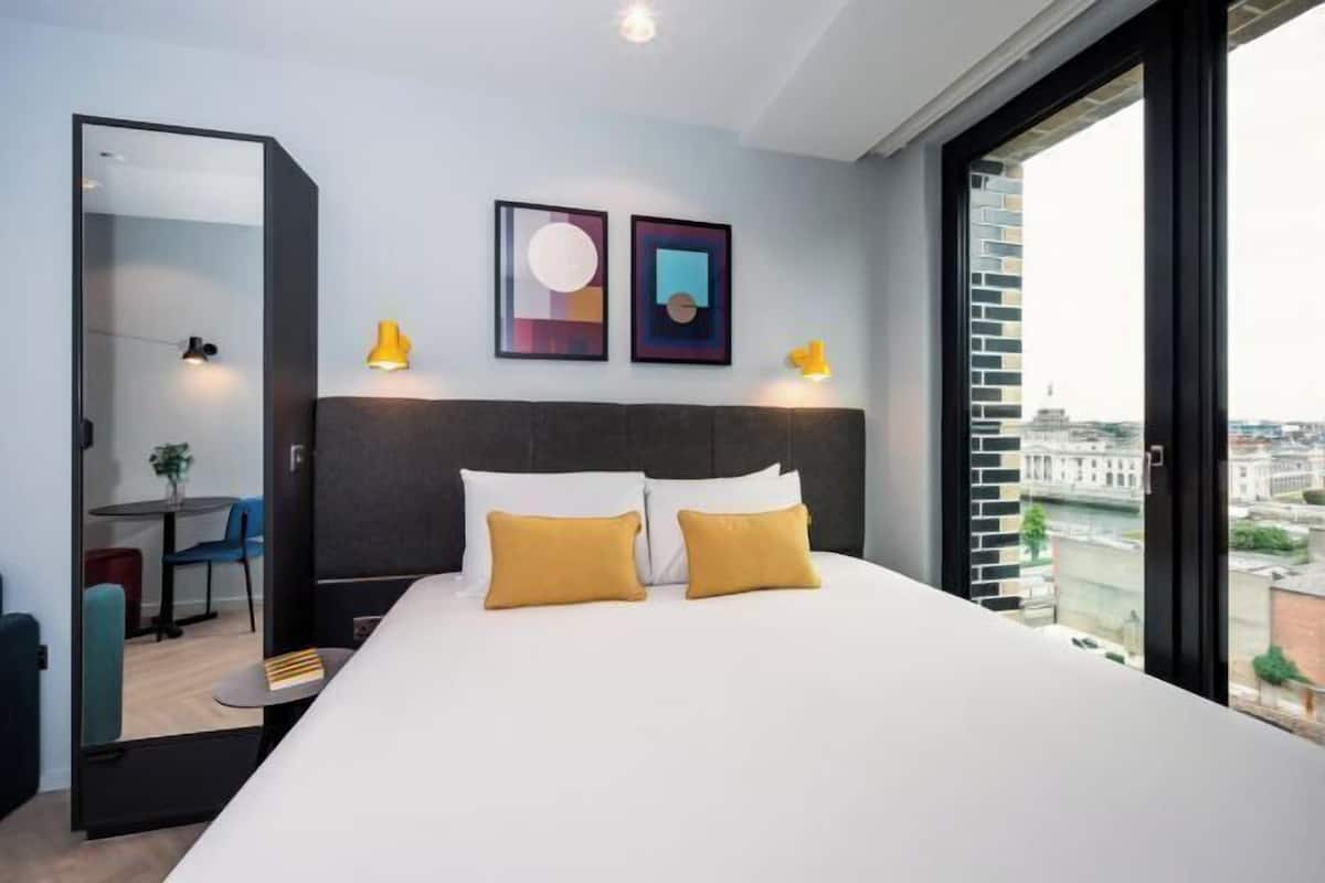 1 bedroom, in-room safe, iron/ironing board, free cribs/infant beds