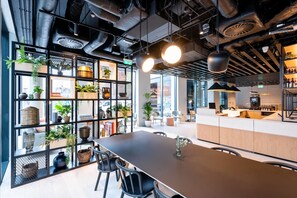 Daily continental breakfast for a fee - Staycity Aparthotels, Dublin, City Quay (Dublin)