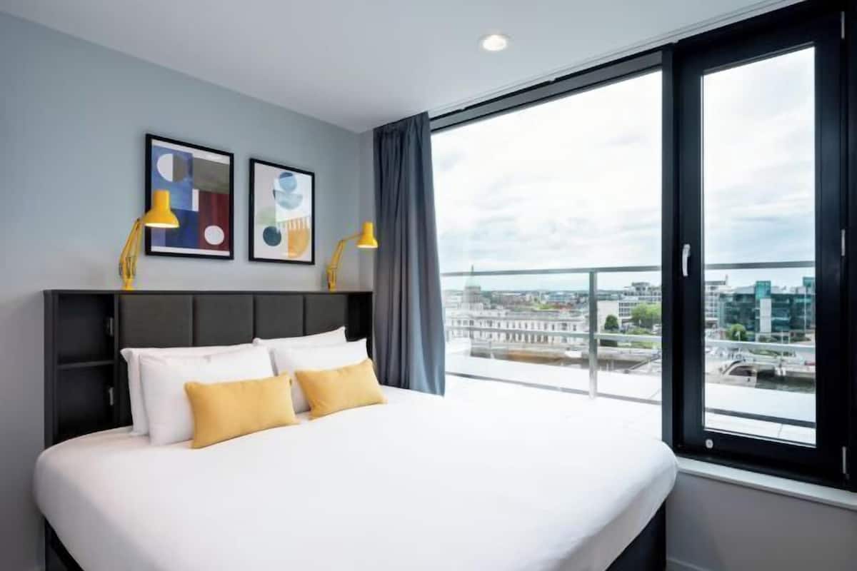 1 bedroom, in-room safe, iron/ironing board, free cribs/infant beds